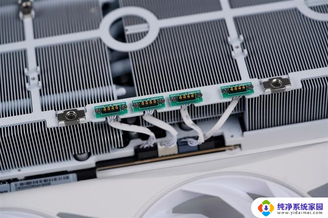 影驰RTX 5090 D星曜LUNA OC显卡评测:独特磁吸设计 随时恢复满血