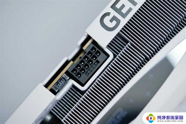 影驰RTX 5090 D星曜LUNA OC显卡评测:独特磁吸设计 随时恢复满血