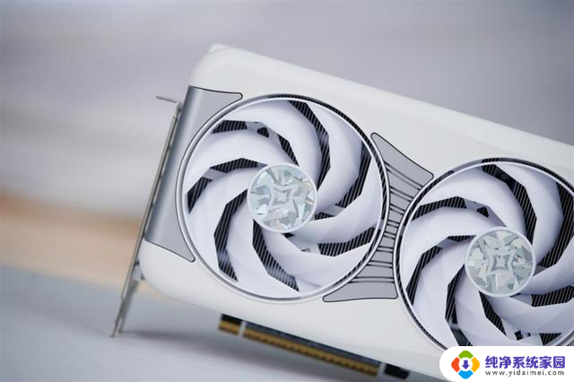影驰RTX 5090 D星曜LUNA OC显卡评测:独特磁吸设计 随时恢复满血
