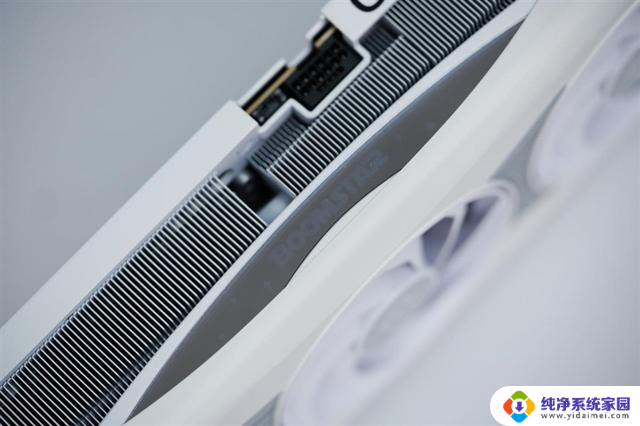 影驰RTX 5090 D星曜LUNA OC显卡评测:独特磁吸设计 随时恢复满血