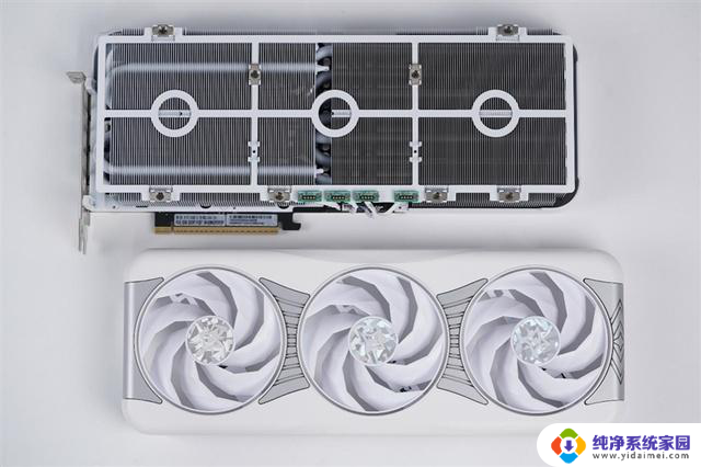 影驰RTX 5090 D星曜LUNA OC显卡评测:独特磁吸设计 随时恢复满血