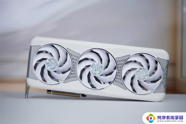 影驰RTX 5090 D星曜LUNA OC显卡评测:独特磁吸设计 随时恢复满血