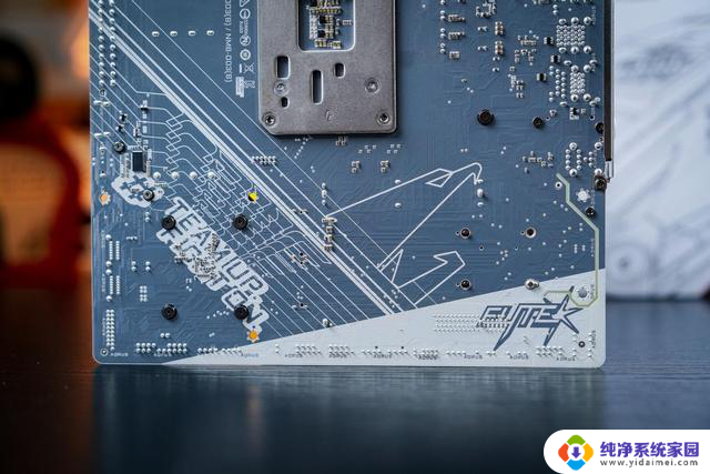纯白AMD装机分享:9600X搭配技嘉B850M 星耀RTX5070显卡配置详解