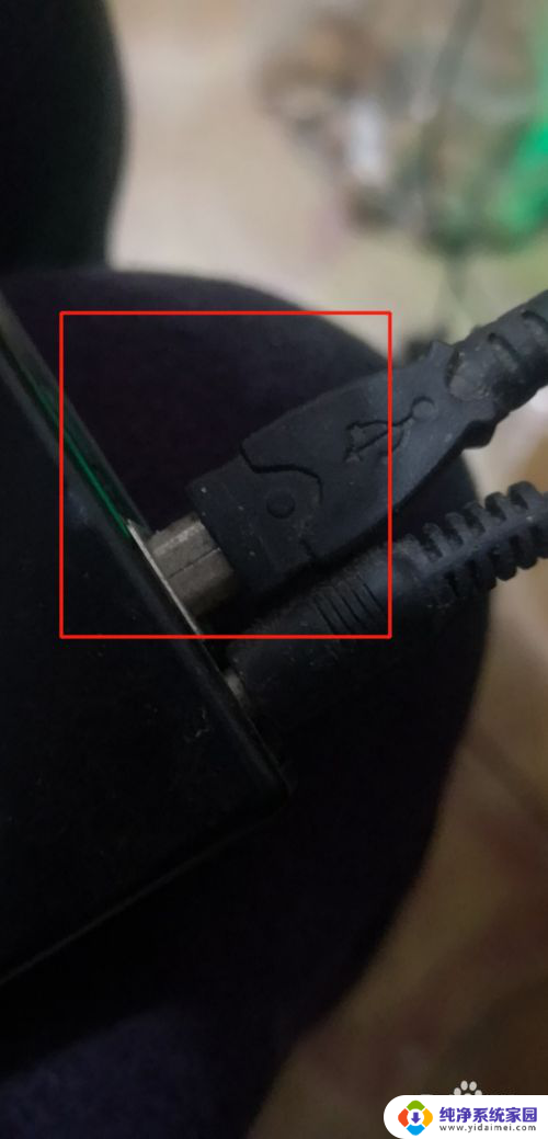 台式机带光驱吗 光盘怎么放入电脑