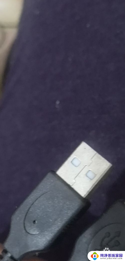 台式机带光驱吗 光盘怎么放入电脑
